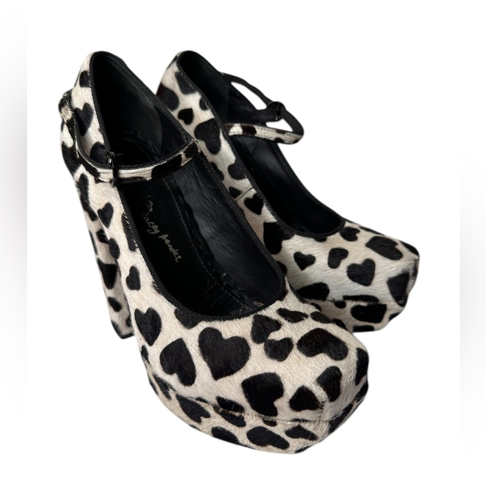 Alice + Olivia 2010’s Real Fur Heart Print Black White Platform Pumps – Size 36